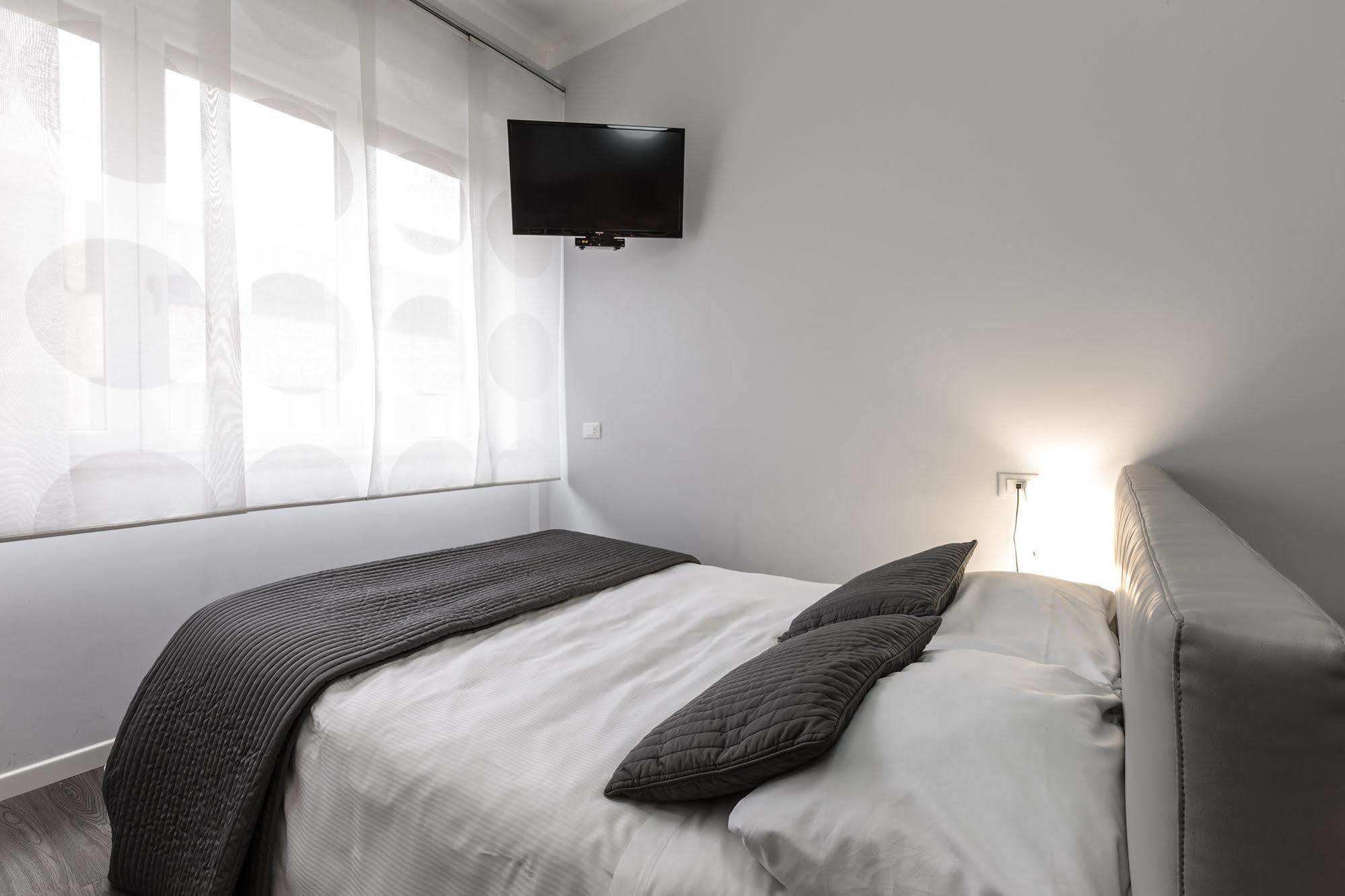 Studio Inn De Angeli Milan Exterior photo