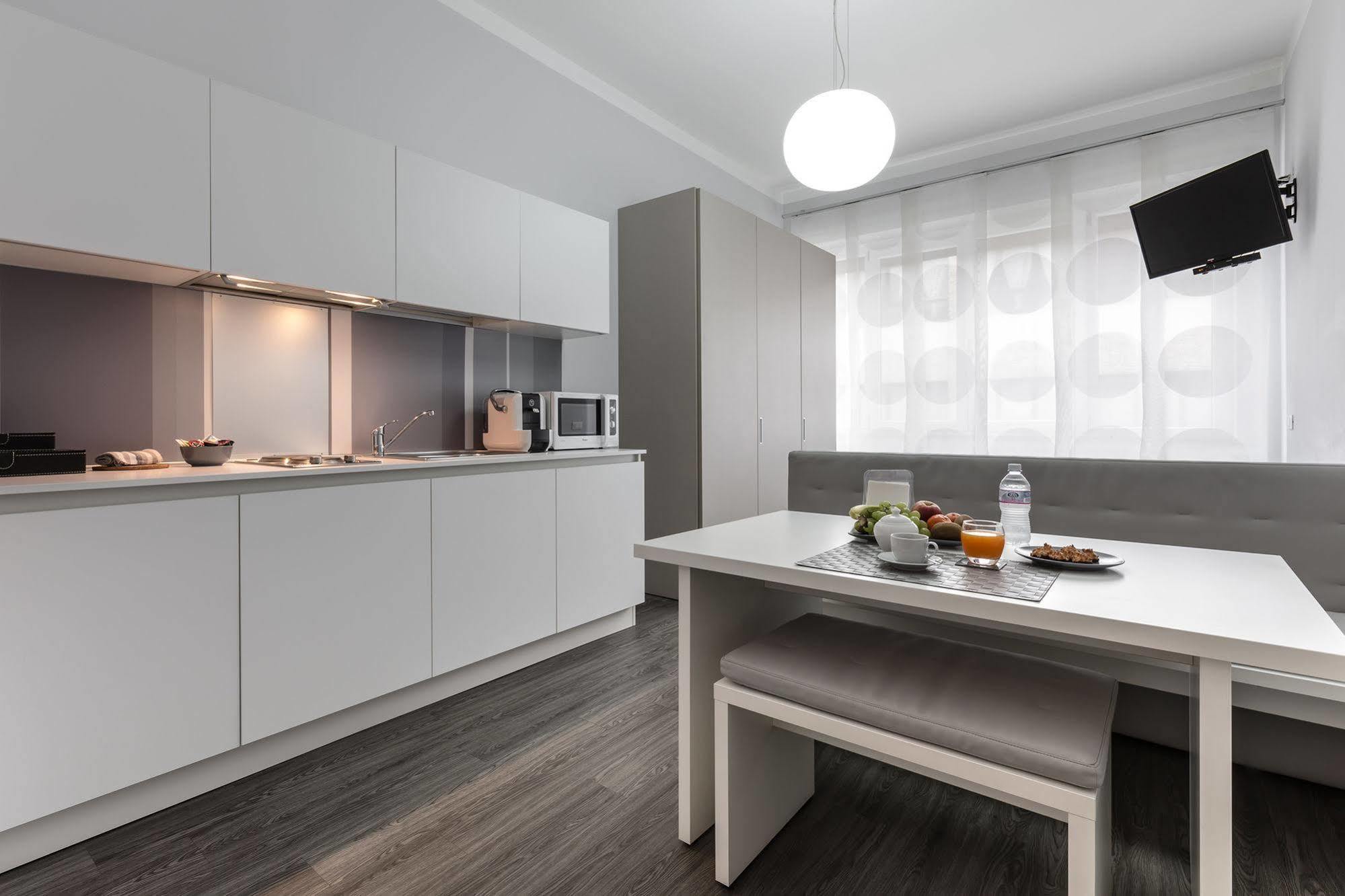 Studio Inn De Angeli Milan Exterior photo